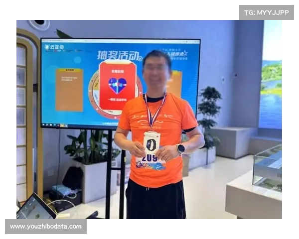 颜骏凌与范德萨赛前互动 海港队吉祥物带来丰富场外活动 颜骏凌与范德萨赛前互动 海港队吉祥物带来丰富场外活动